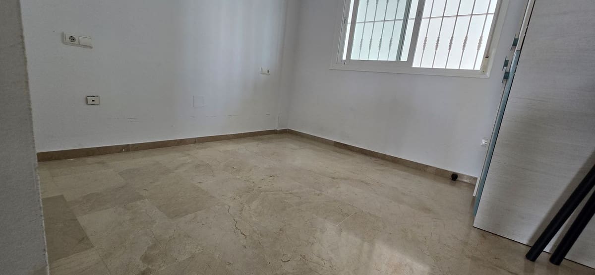 2 bedroom Apartment for sale in Riviera del Sol with pool garage - € 290,000 (Ref: 9807028)