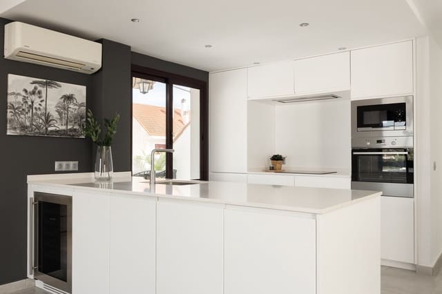 4 camera da letto Attico in vendita in Nueva Andalucia, Marbella con piscina garage - 1.050.000 € (Rif: 9807032)