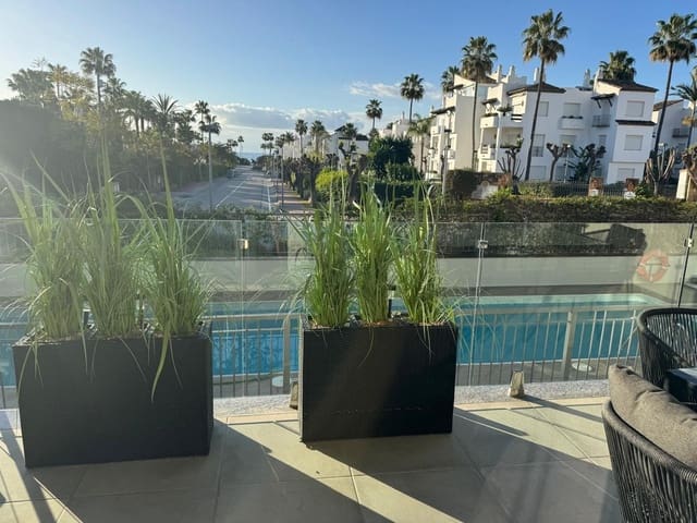 2 soverom Leilighet til salgs i Costalita, Estepona med svømmebasseng garasje - € 990 000 (Ref: 9807034)