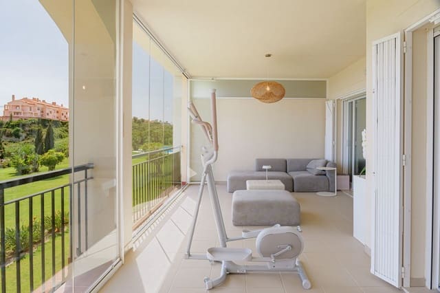 Apartamento de 2 habitaciones en El Faro de Calaburra - Chaparral, Mijas en venta con piscina garaje - 449.000 € (Ref: 9807035)