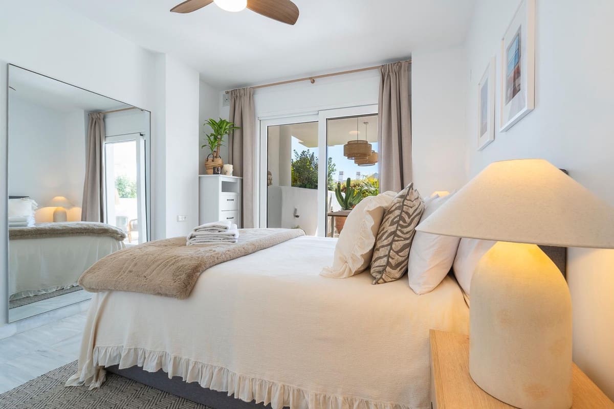 2 makuuhuone Huoneisto myytävänä paikassa Nueva Andalucia mukana uima-altaan - 795 000 € (Ref: 9807038)