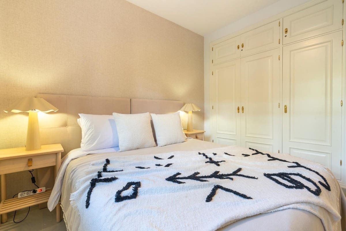 2 makuuhuone Huoneisto myytävänä paikassa Nueva Andalucia mukana uima-altaan - 795 000 € (Ref: 9807038)