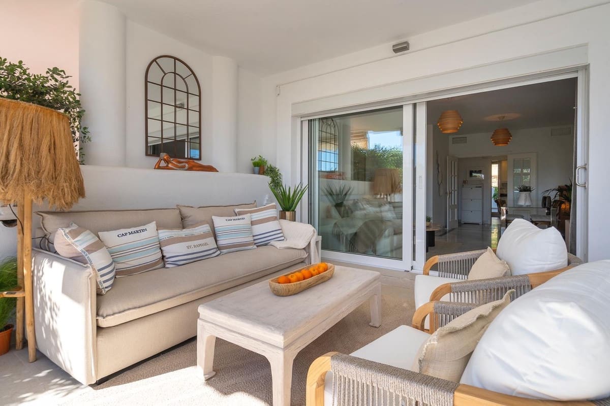 2 makuuhuone Huoneisto myytävänä paikassa Nueva Andalucia mukana uima-altaan - 795 000 € (Ref: 9807038)