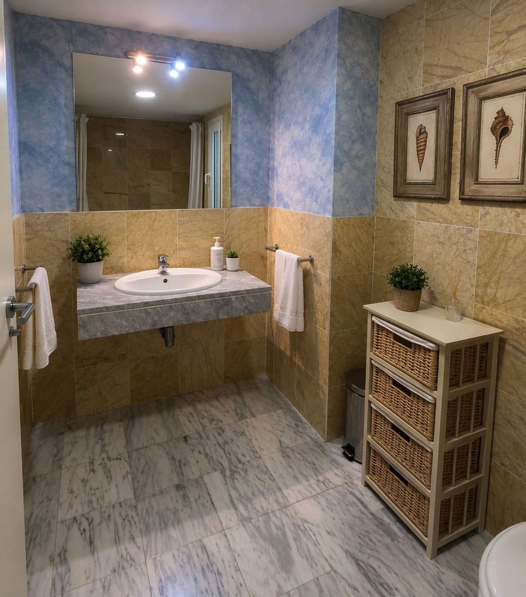 2 makuuhuone Huoneisto myytävänä paikassa Nueva Andalucia mukana uima-altaan 
autotalli - 550 000 € (Ref: 9807059)