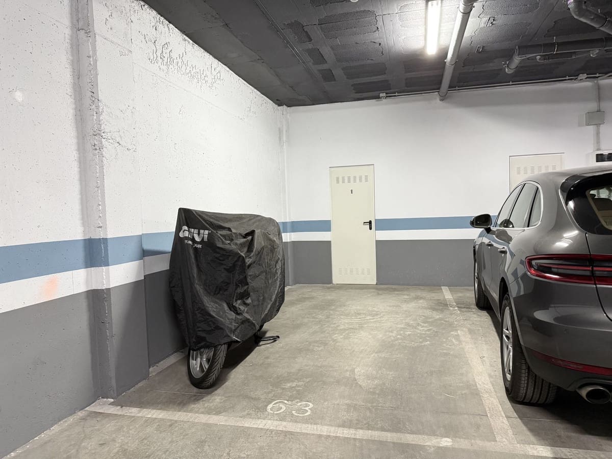 2 bedroom Apartment for sale in Benalmadena with pool garage - € 549,995 (Ref: 9807061)