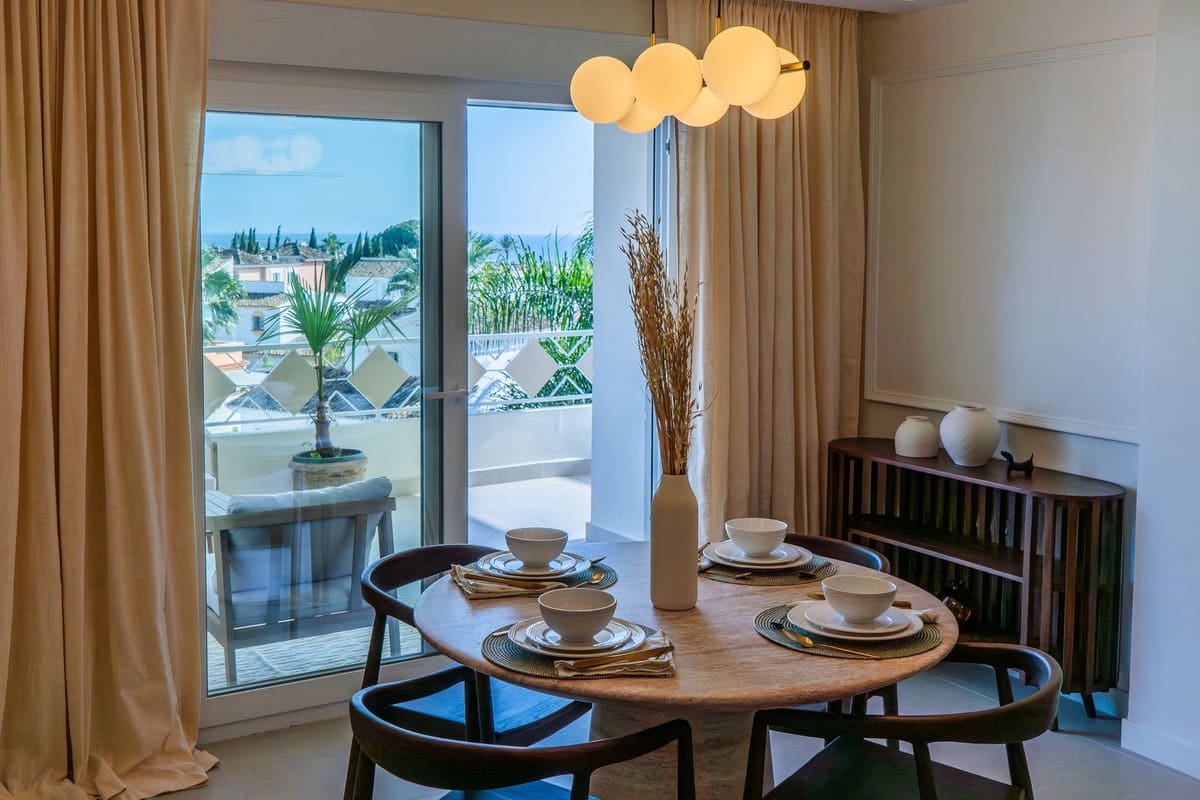 2 sypialnia Apartament na sprzedaż w Las Chapas z basenem garażem - 649 000 € (Ref: 9807069)