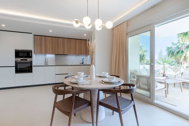 2 sypialnia Apartament na sprzedaż w Las Chapas, Marbella z basenem garażem - 649 000 € (Ref: 9807069)