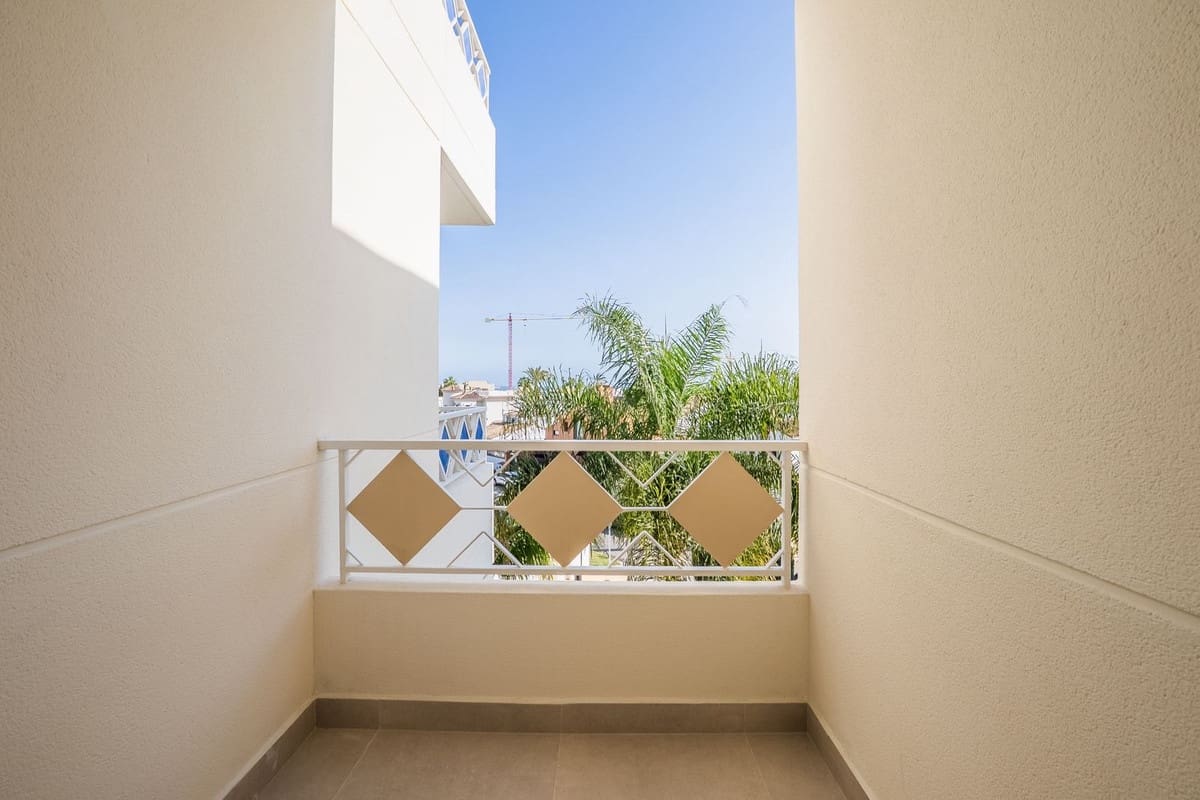 2 sypialnia Apartament na sprzedaż w Las Chapas z basenem garażem - 649 000 € (Ref: 9807069)