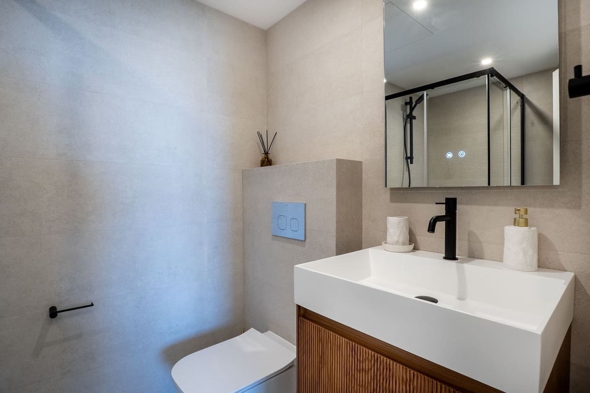 2 sypialnia Apartament na sprzedaż w Las Chapas z basenem garażem - 649 000 € (Ref: 9807069)