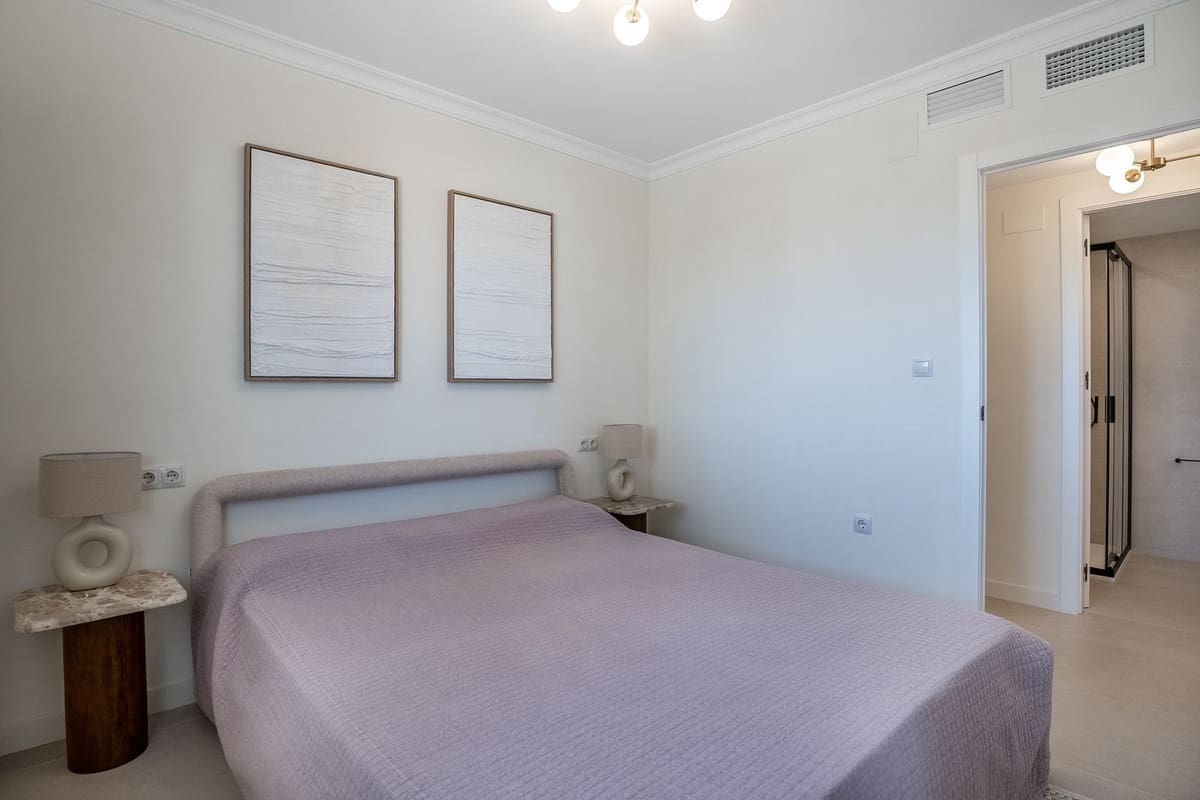 2 sypialnia Apartament na sprzedaż w Las Chapas z basenem garażem - 649 000 € (Ref: 9807069)