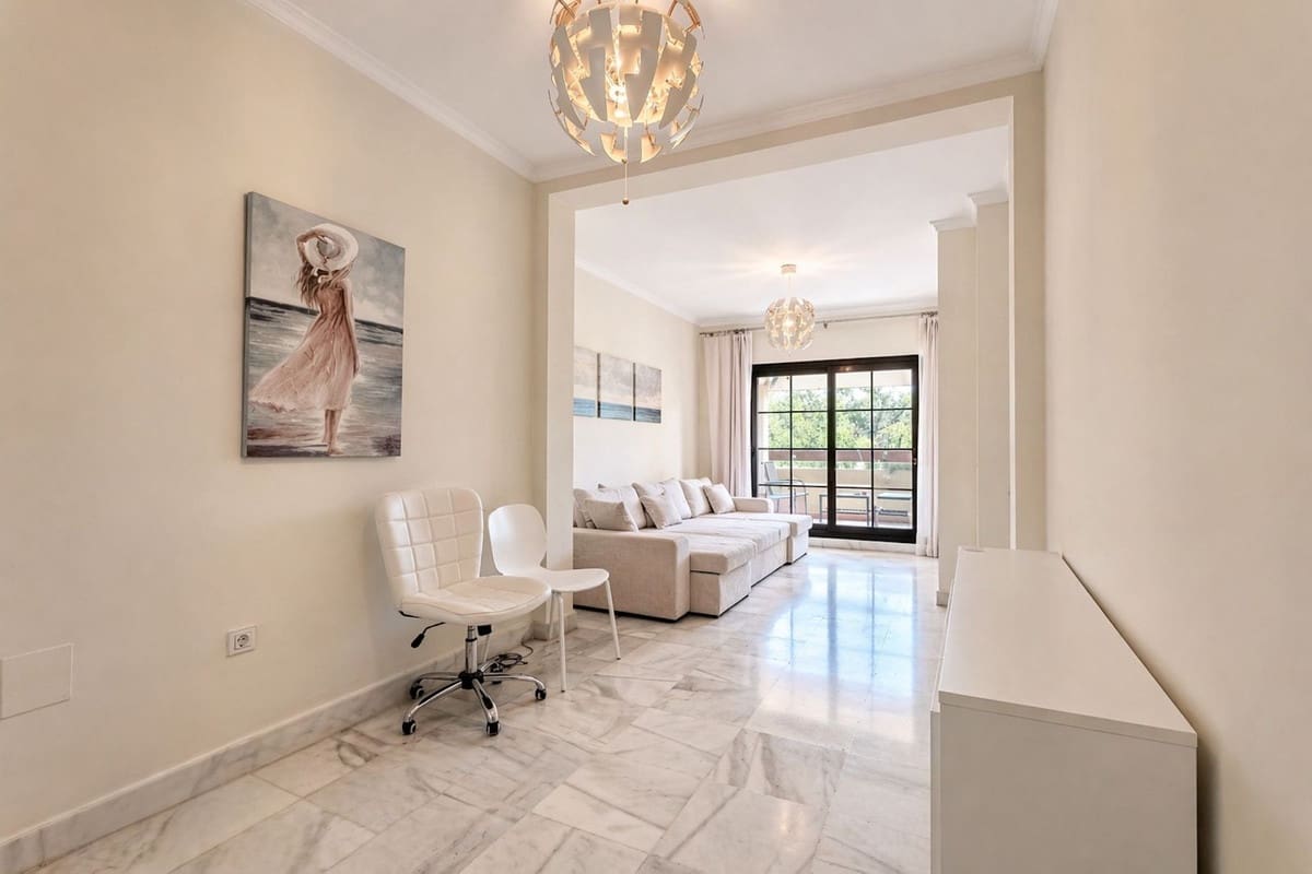 2 chambre Appartement à vendre à Estepona avec piscine garage - 450 000 € (Ref: 9807076)