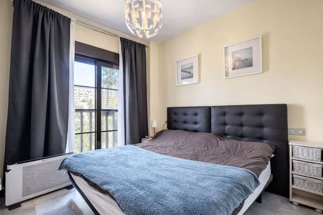 2 chambre Appartement à vendre à Estepona avec piscine garage - 450 000 € (Ref: 9807076)
