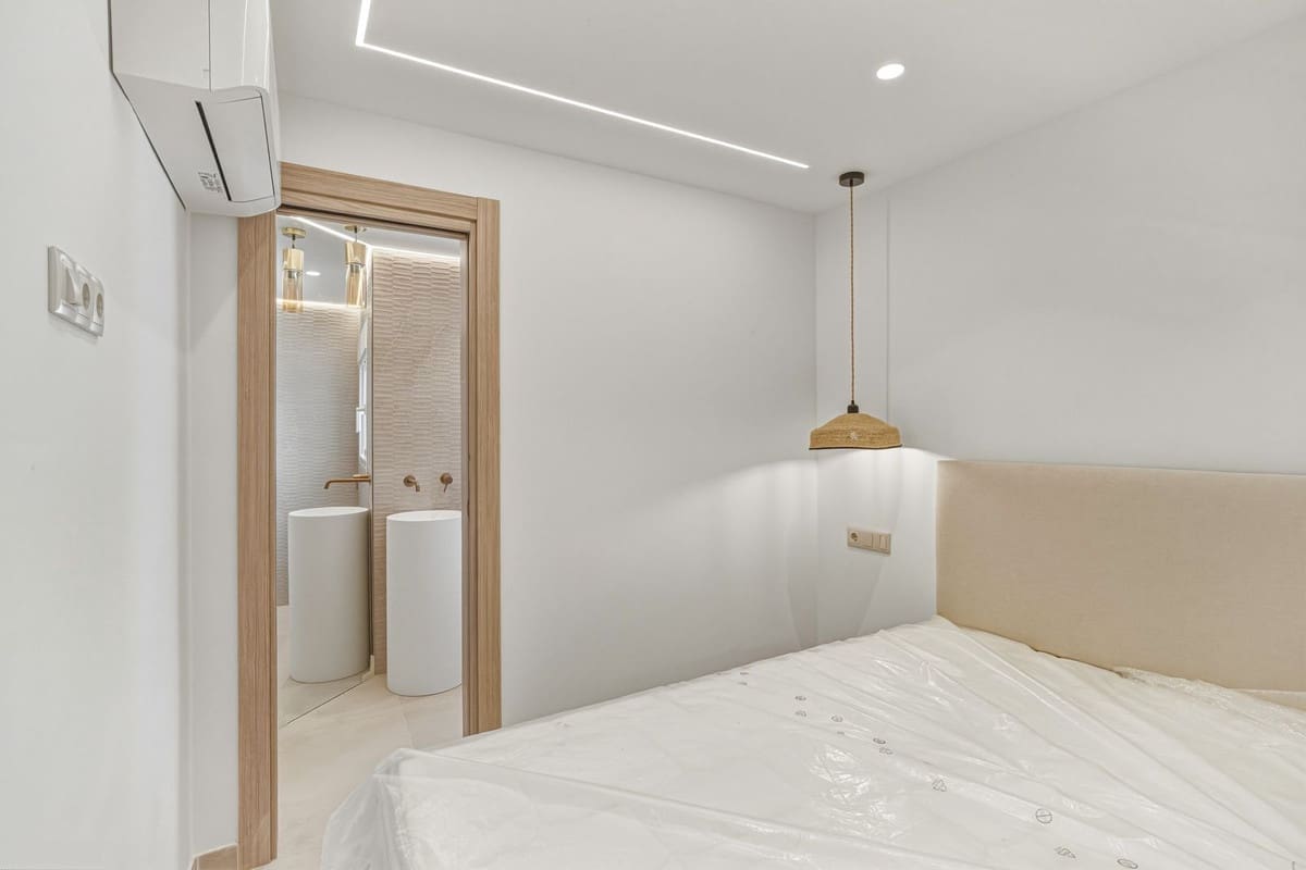 4 chambre Maison de Ville à vendre à Marbella avec piscine - 950 000 € (Ref: 9814849)