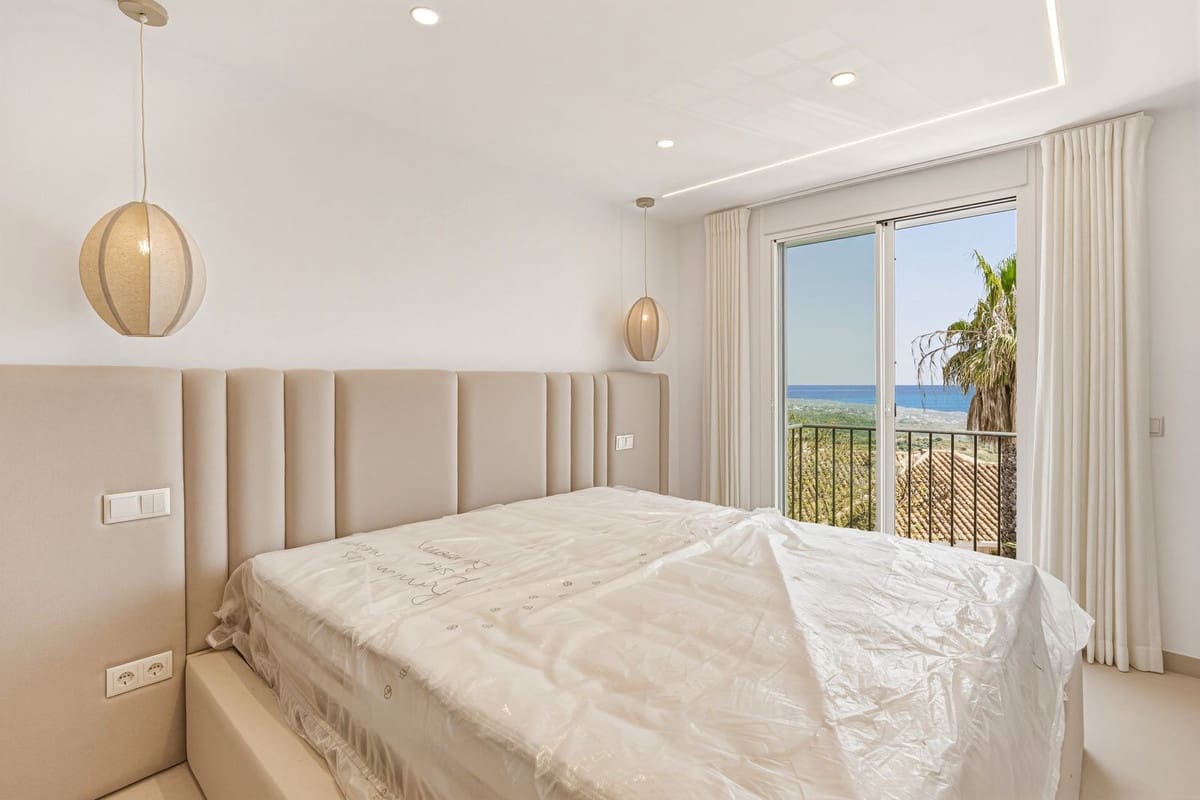 4 chambre Maison de Ville à vendre à Marbella avec piscine - 950 000 € (Ref: 9814849)