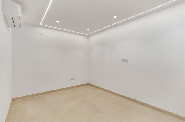 4 chambre Maison de Ville à vendre à Alto de los Monteros, Marbella avec piscine - 950 000 € (Ref: 9814849)