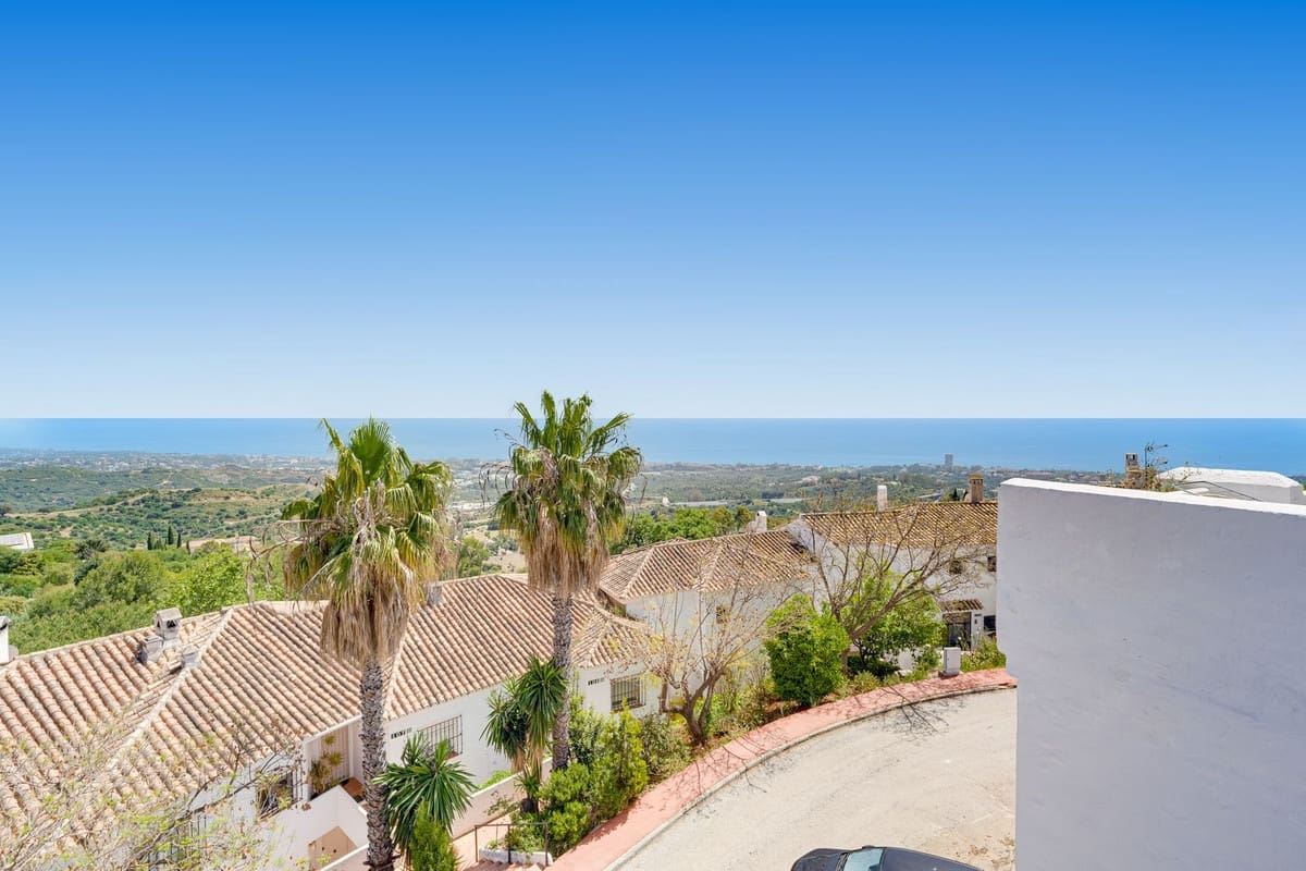 4 chambre Maison de Ville à vendre à Marbella avec piscine - 950 000 € (Ref: 9814849)