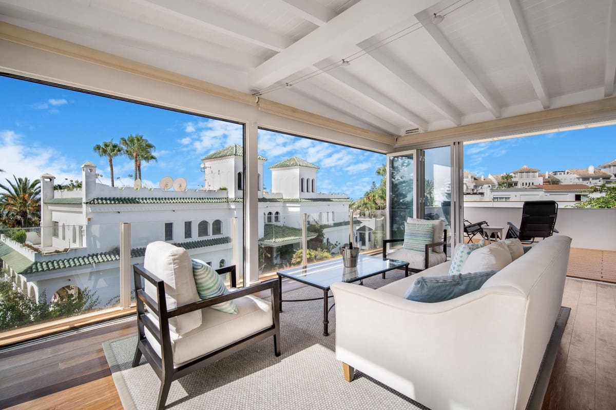 4 quarto Casa em Banda para venda em Golden Mile com piscina garagem - 3 950 000 € (Ref: 9814852)