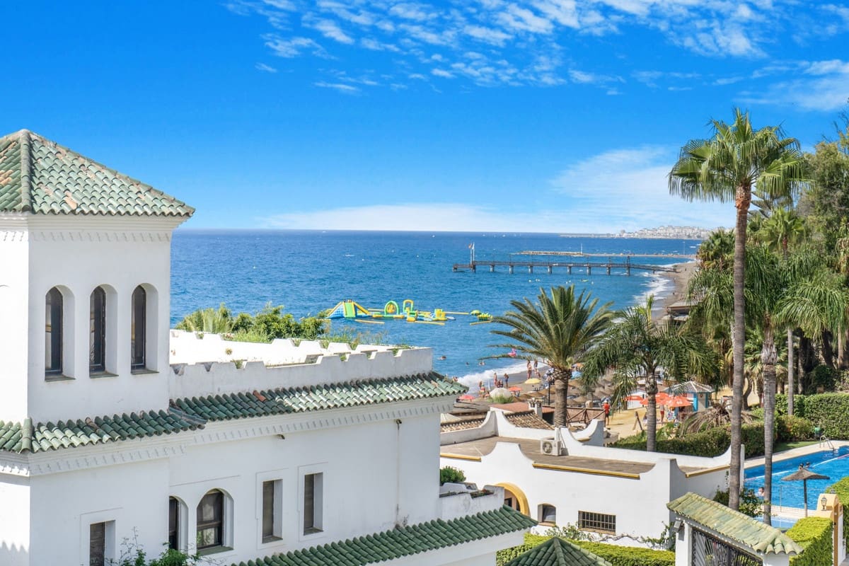 4 quarto Casa em Banda para venda em Golden Mile com piscina garagem - 3 950 000 € (Ref: 9814852)
