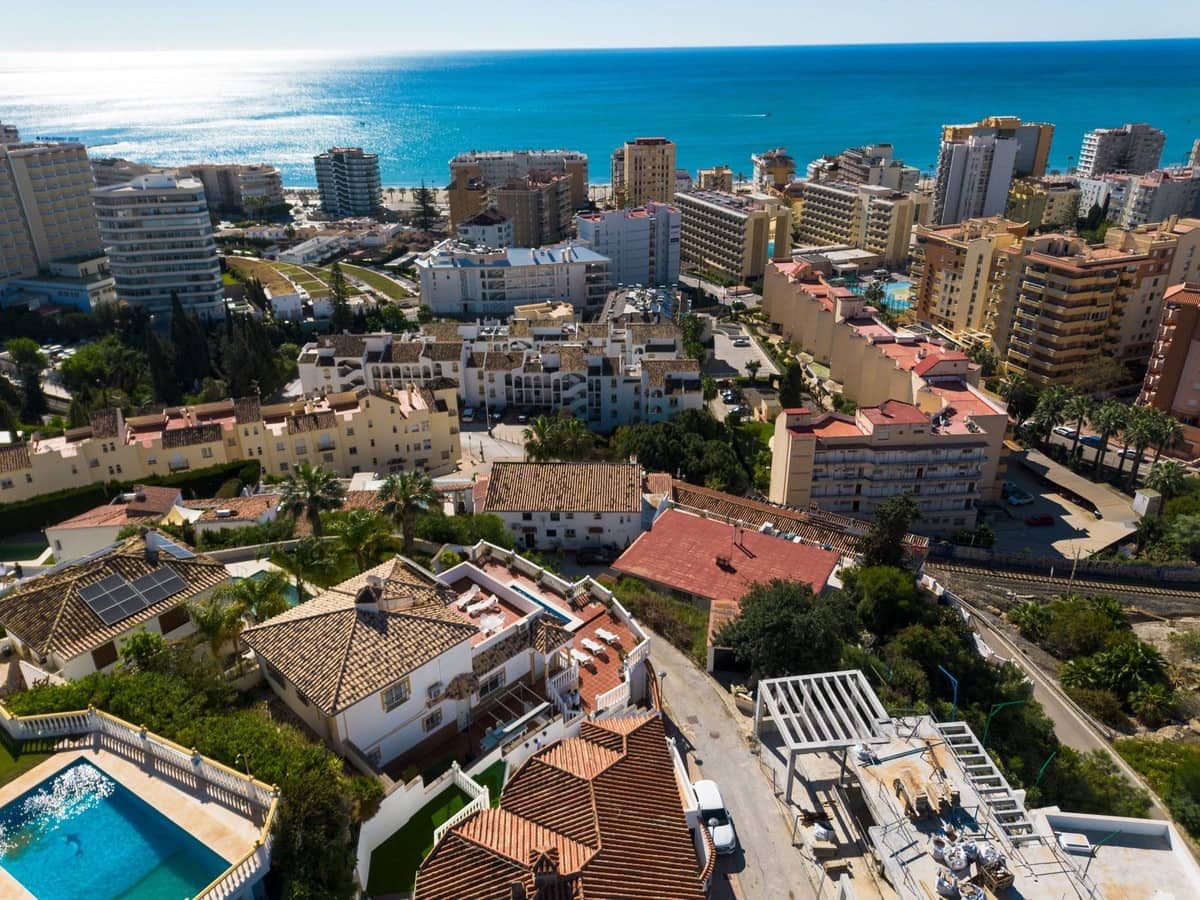4 chambre Villa/Maison à vendre à Fuengirola avec piscine garage - 1 289 000 € (Ref: 9816475)