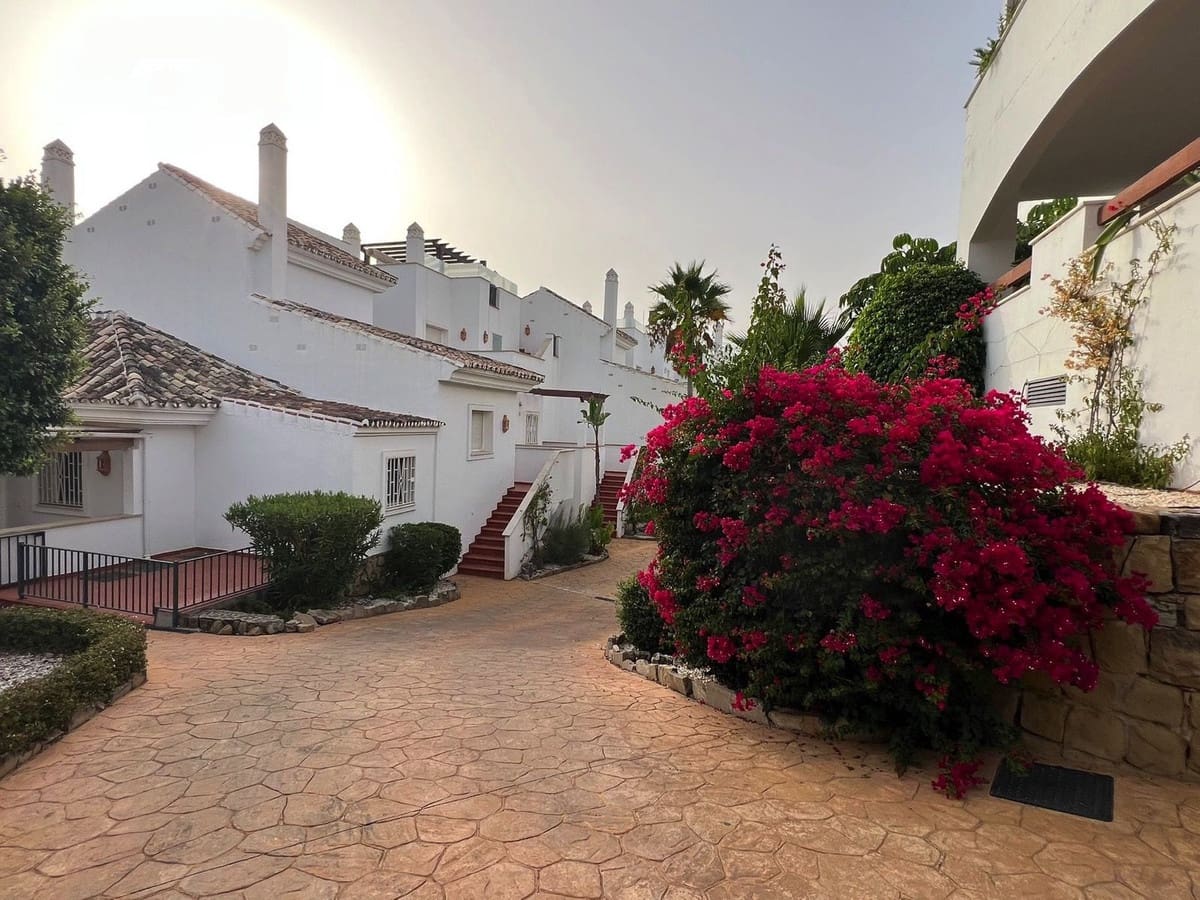 3 slaapkamer Appartement te koop in Aloha Golf met zwembad garage - € 795.000 (Ref: 9823789)