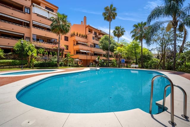 3 soverom Leilighet til salgs i Golden Mile, Marbella med svømmebasseng garasje - € 895 000 (Ref: 9823928)