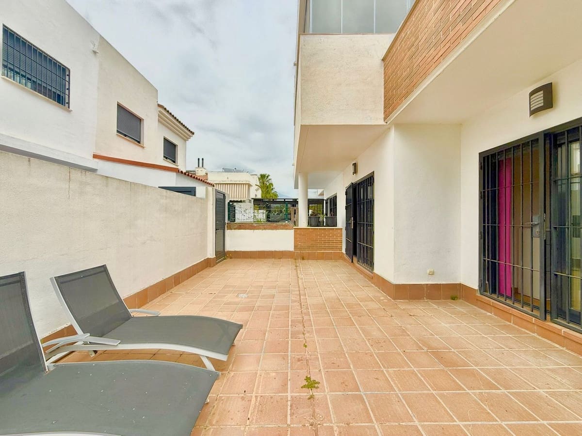 2 soveværelse Lejlighed til salg i La Cala Hills med swimmingpool garage - € 297.000 (Ref: 9823972)