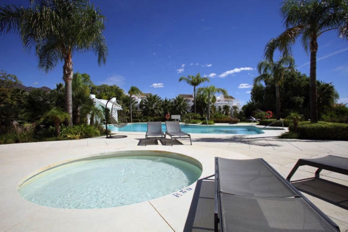 2 soverom Penthouse til salgs i Casares med svømmebasseng garasje - € 636 000 (Ref: 9823975)