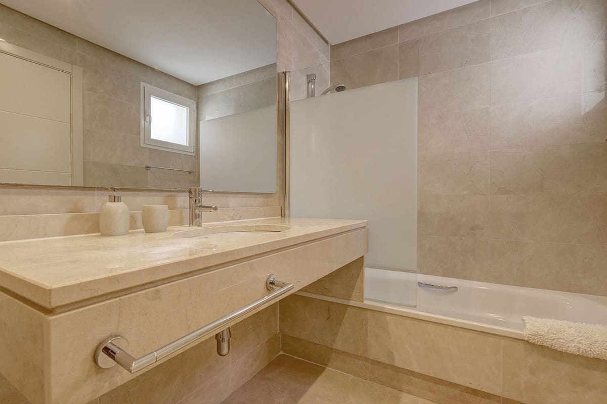 2 soverom Penthouse til salgs i Casares med svømmebasseng garasje - € 636 000 (Ref: 9823975)