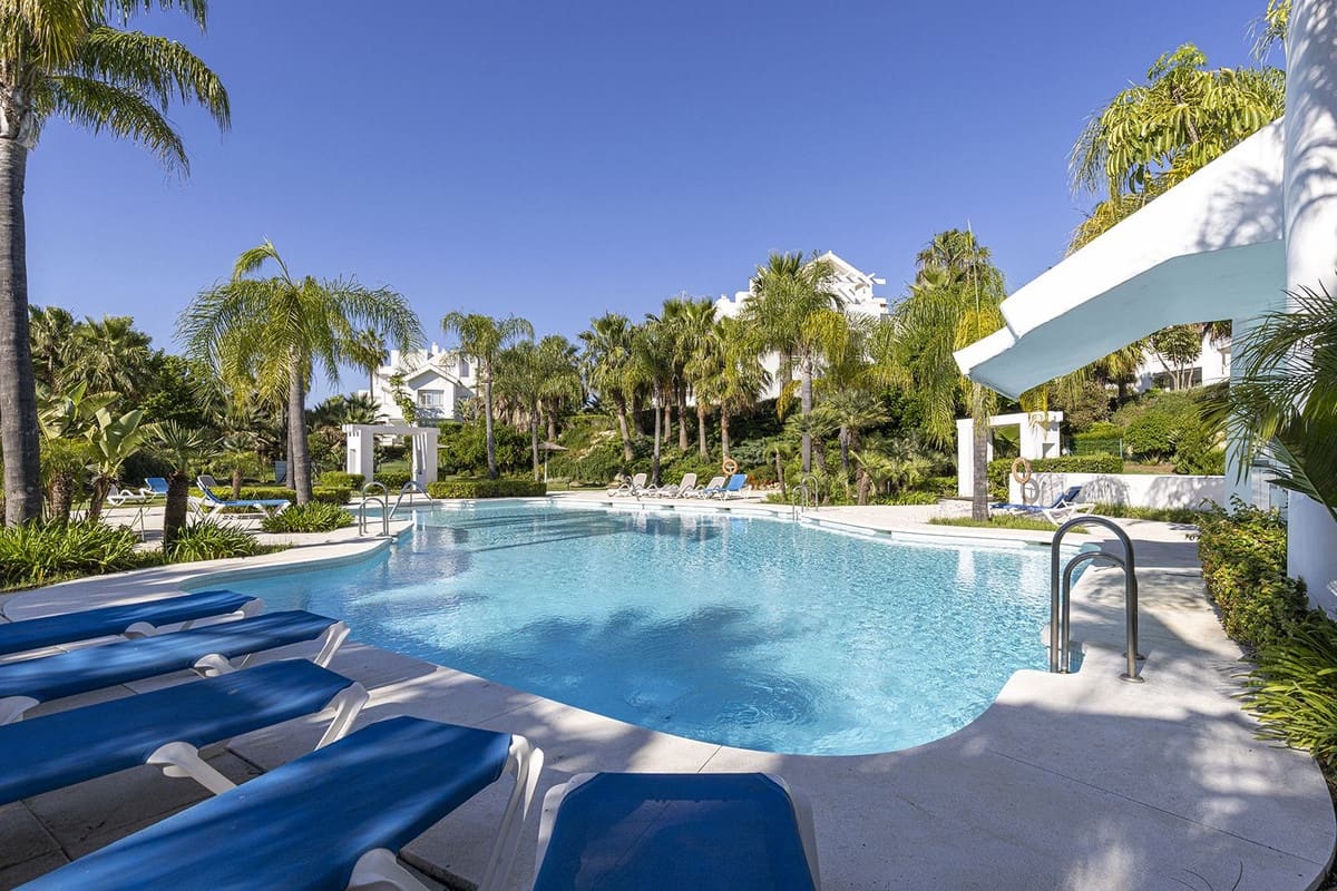 2 soverom Penthouse til salgs i Casares med svømmebasseng garasje - € 636 000 (Ref: 9823975)
