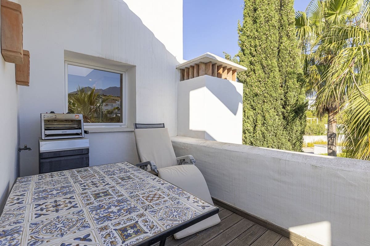 2 soverom Penthouse til salgs i Casares med svømmebasseng garasje - € 636 000 (Ref: 9823975)
