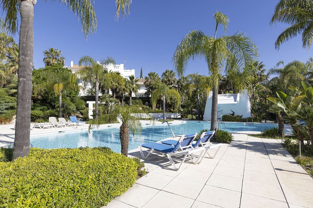 2 soverom Penthouse til salgs i Casares med svømmebasseng garasje - € 636 000 (Ref: 9823975)