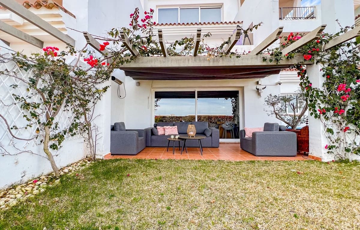 2 soverom Leilighet til salgs i La Mairena med svømmebasseng garasje - € 399 000 (Ref: 9823982)