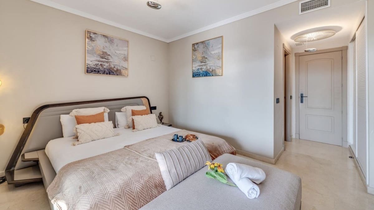 4 bedroom Penthouse for sale in Puerto Banus with pool garage - € 2,200,000 (Ref: 9823990)