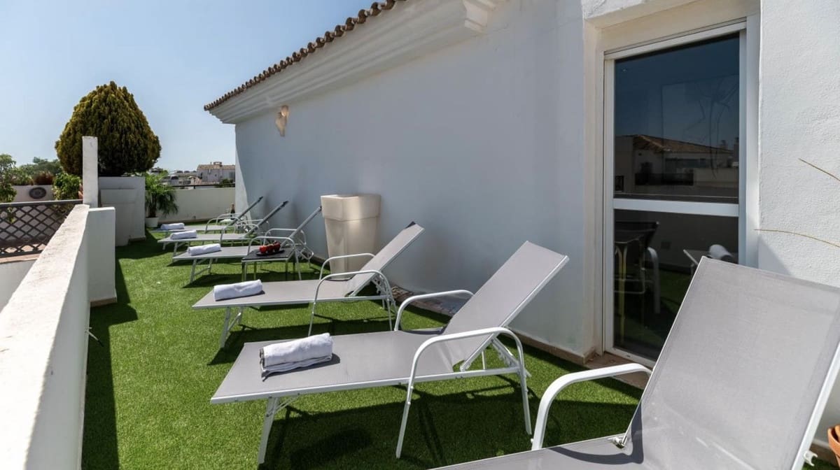 4 bedroom Penthouse for sale in Puerto Banus with pool garage - € 2,200,000 (Ref: 9823990)
