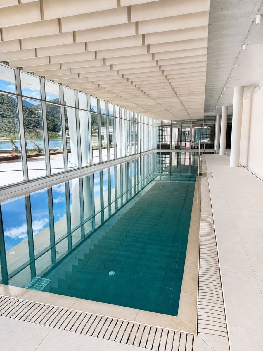 4 bedroom Apartment for sale in La Quinta with pool garage - € 1,725,000 (Ref: 9824007)