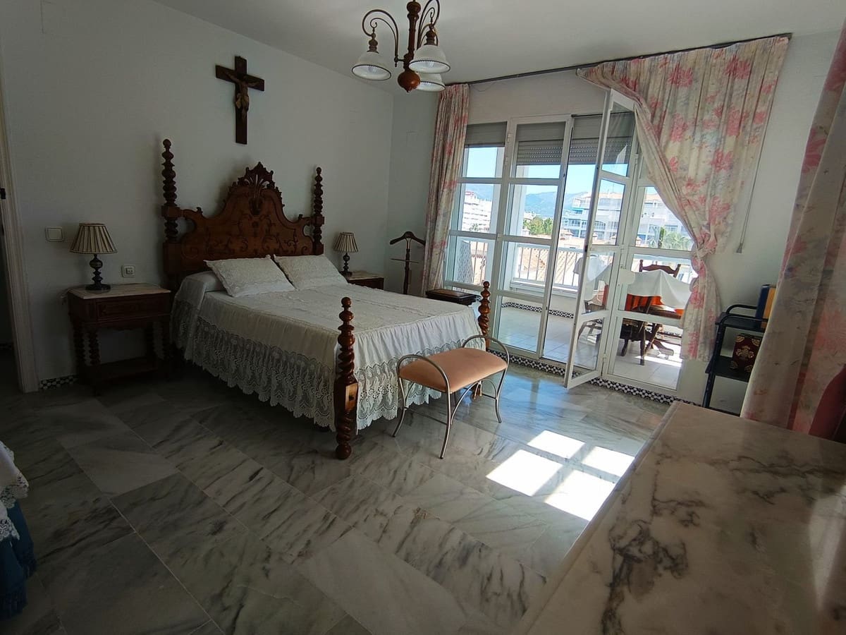 3 bedroom Apartment for sale in Fuengirola with pool garage - € 785,000 (Ref: 9824040)