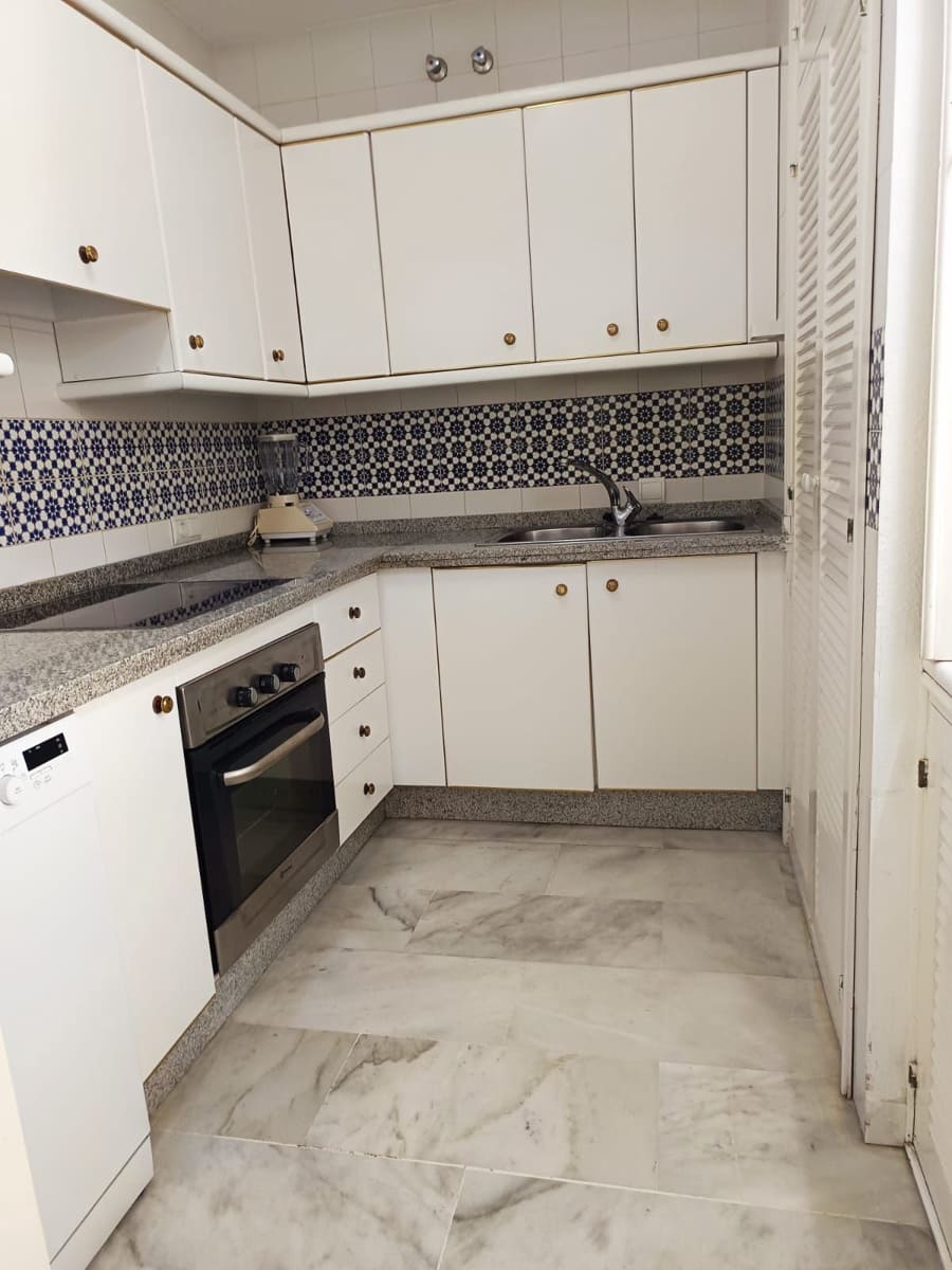 3 bedroom Apartment for sale in Fuengirola with pool garage - € 785,000 (Ref: 9824040)