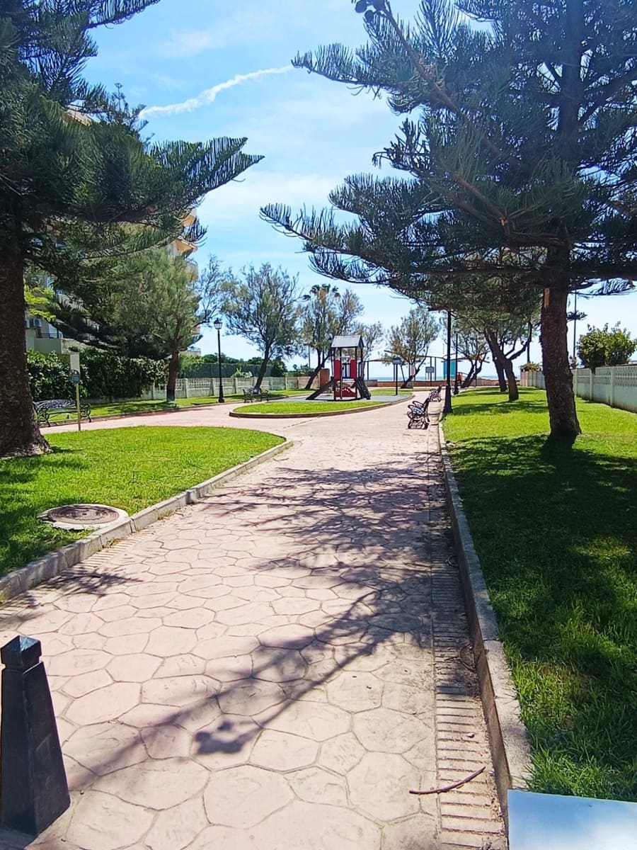 3 bedroom Apartment for sale in Fuengirola with pool garage - € 785,000 (Ref: 9824040)