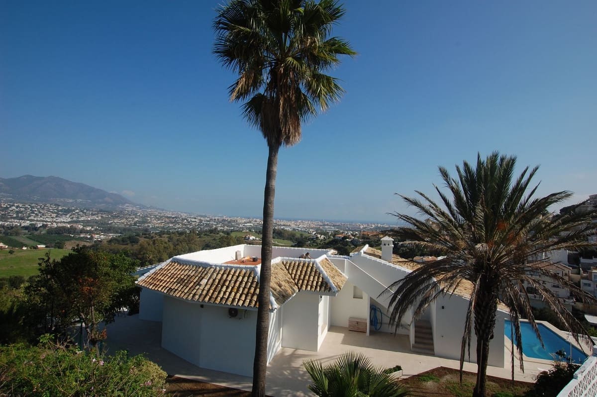3 bedroom Villa for sale in Cerro del Aguila with pool garage - € 995,000 (Ref: 9827724)