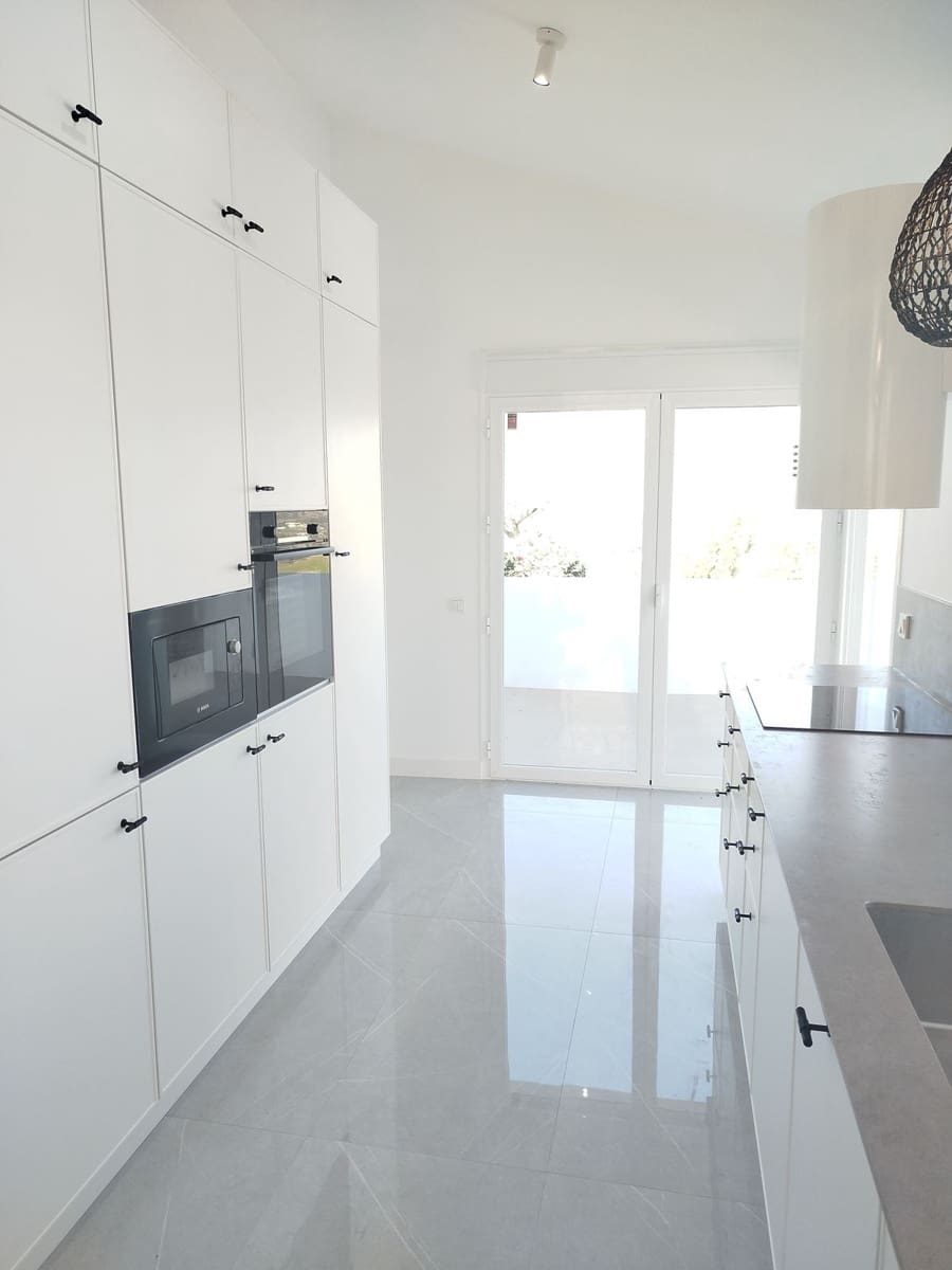 3 bedroom Villa for sale in Cerro del Aguila with pool garage - € 995,000 (Ref: 9827724)