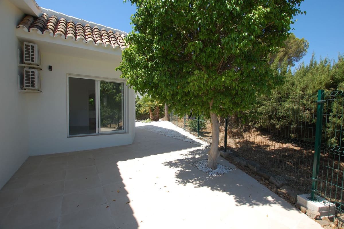 3 bedroom Villa for sale in Cerro del Aguila with pool garage - € 995,000 (Ref: 9827724)