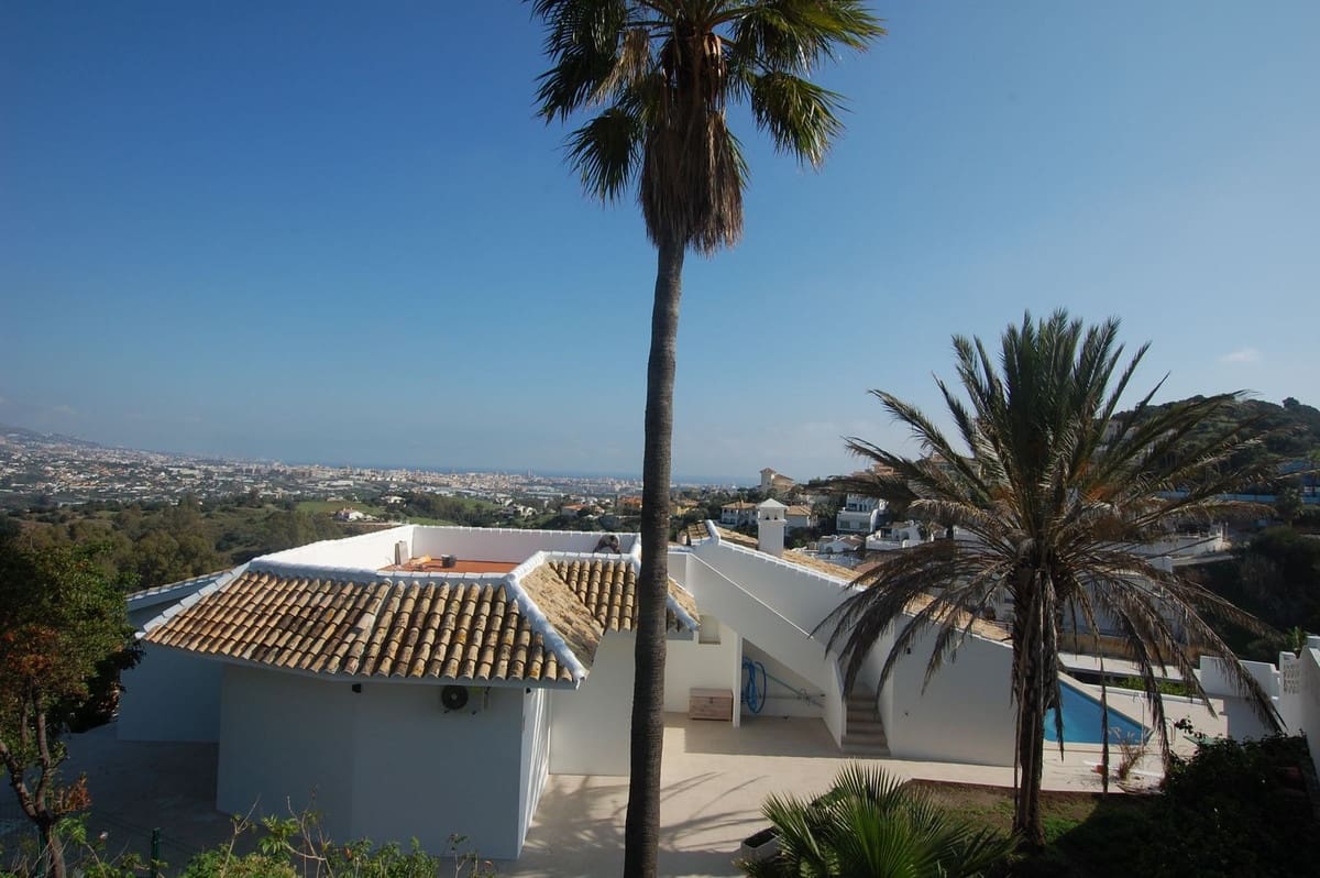 3 bedroom Villa for sale in Cerro del Aguila with pool garage - € 995,000 (Ref: 9827724)