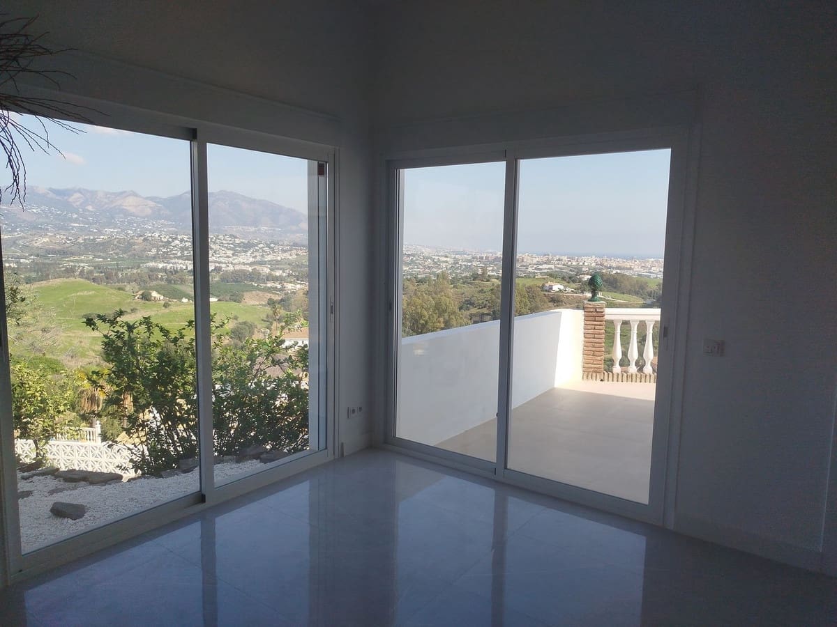 3 bedroom Villa for sale in Cerro del Aguila with pool garage - € 995,000 (Ref: 9827724)