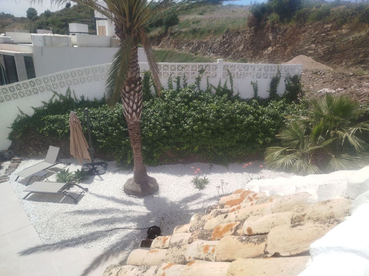 3 bedroom Villa for sale in Cerro del Aguila with pool garage - € 995,000 (Ref: 9827724)