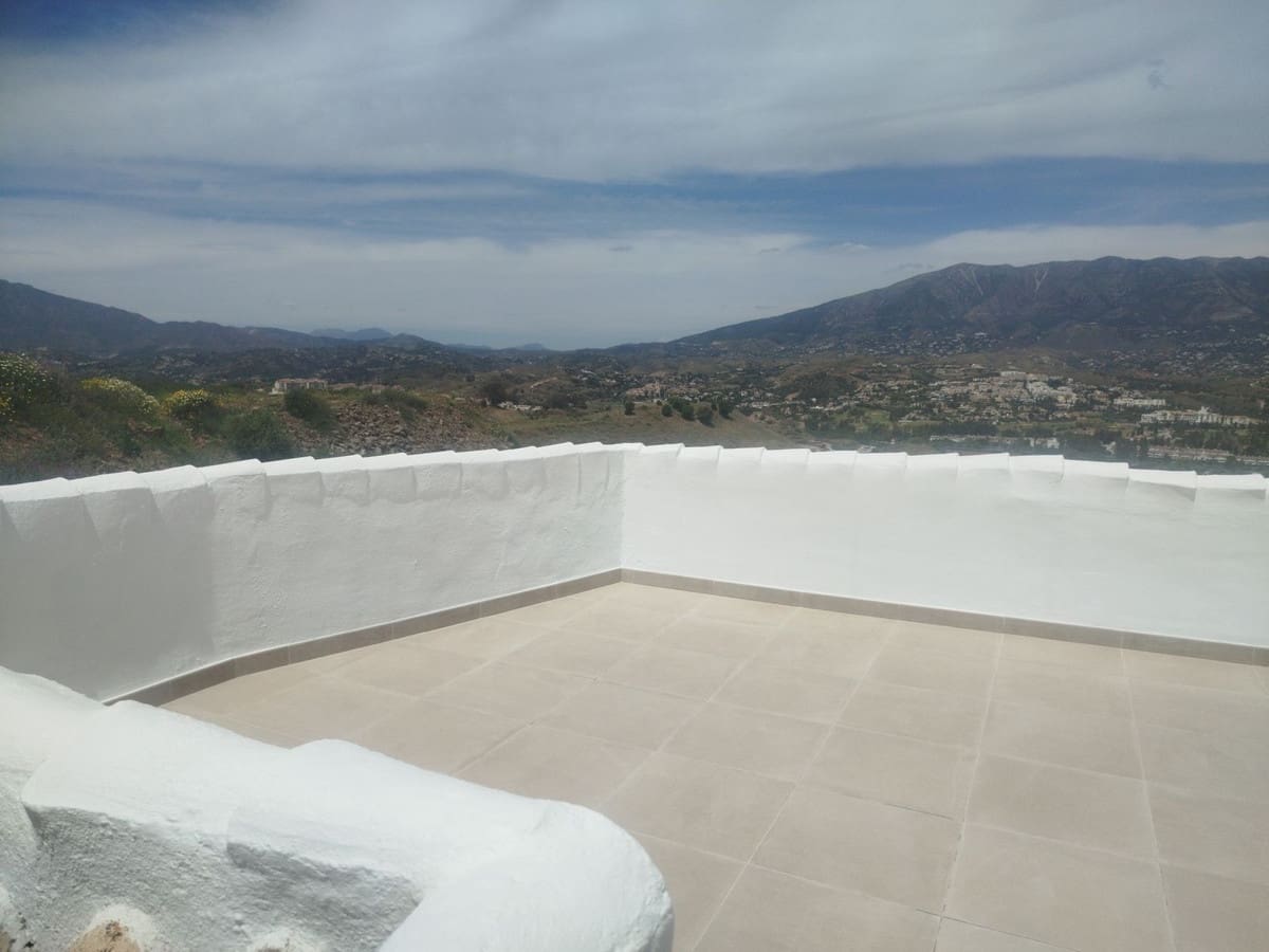 3 bedroom Villa for sale in Cerro del Aguila with pool garage - € 995,000 (Ref: 9827724)