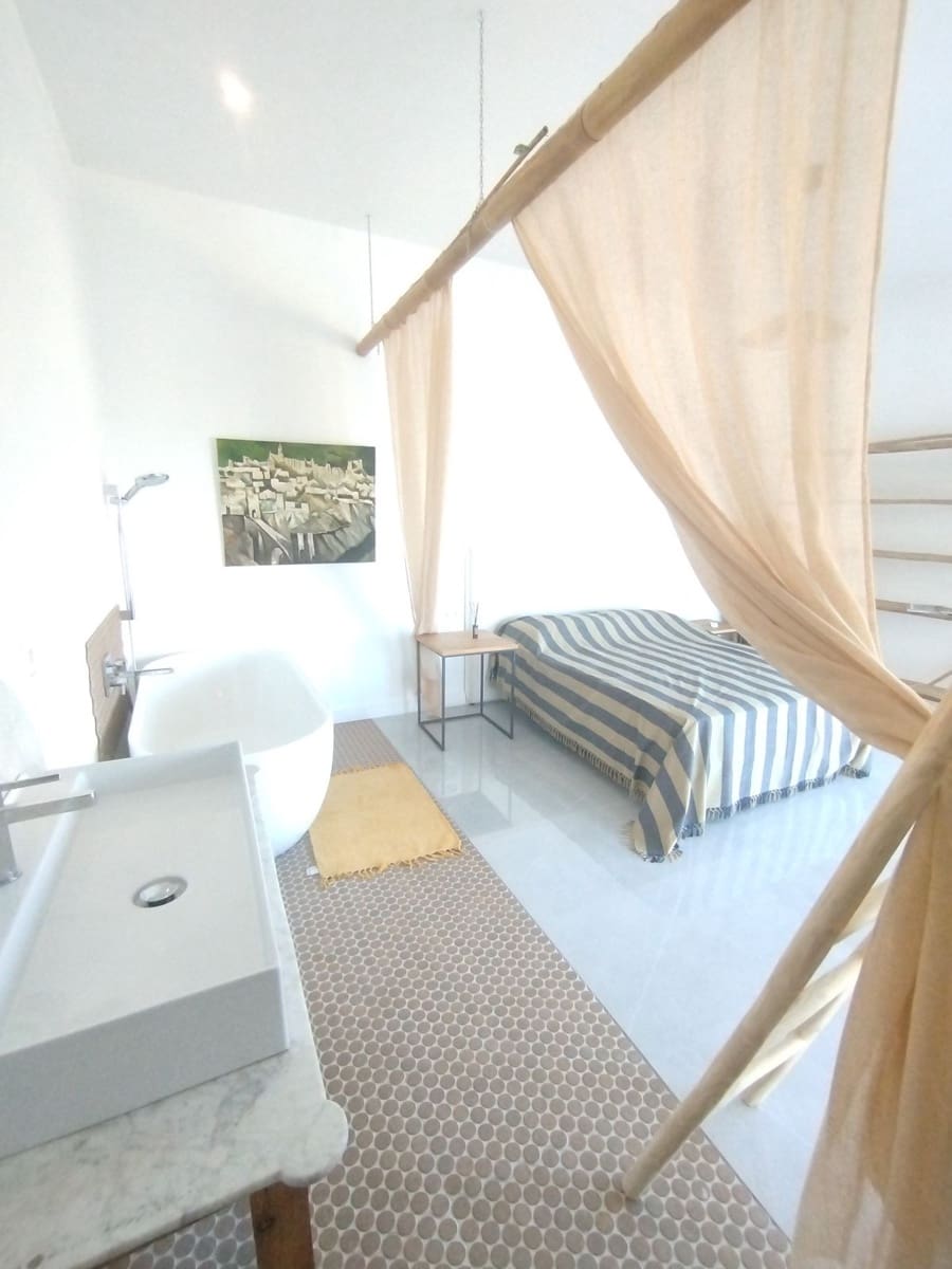 3 bedroom Villa for sale in Cerro del Aguila with pool garage - € 995,000 (Ref: 9827724)