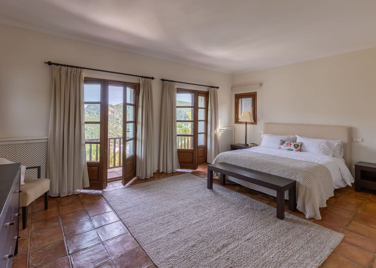 4 sovrum Villa till salu i Benahavis med pool garage - 2 150 000 € (Ref: 9827986)
