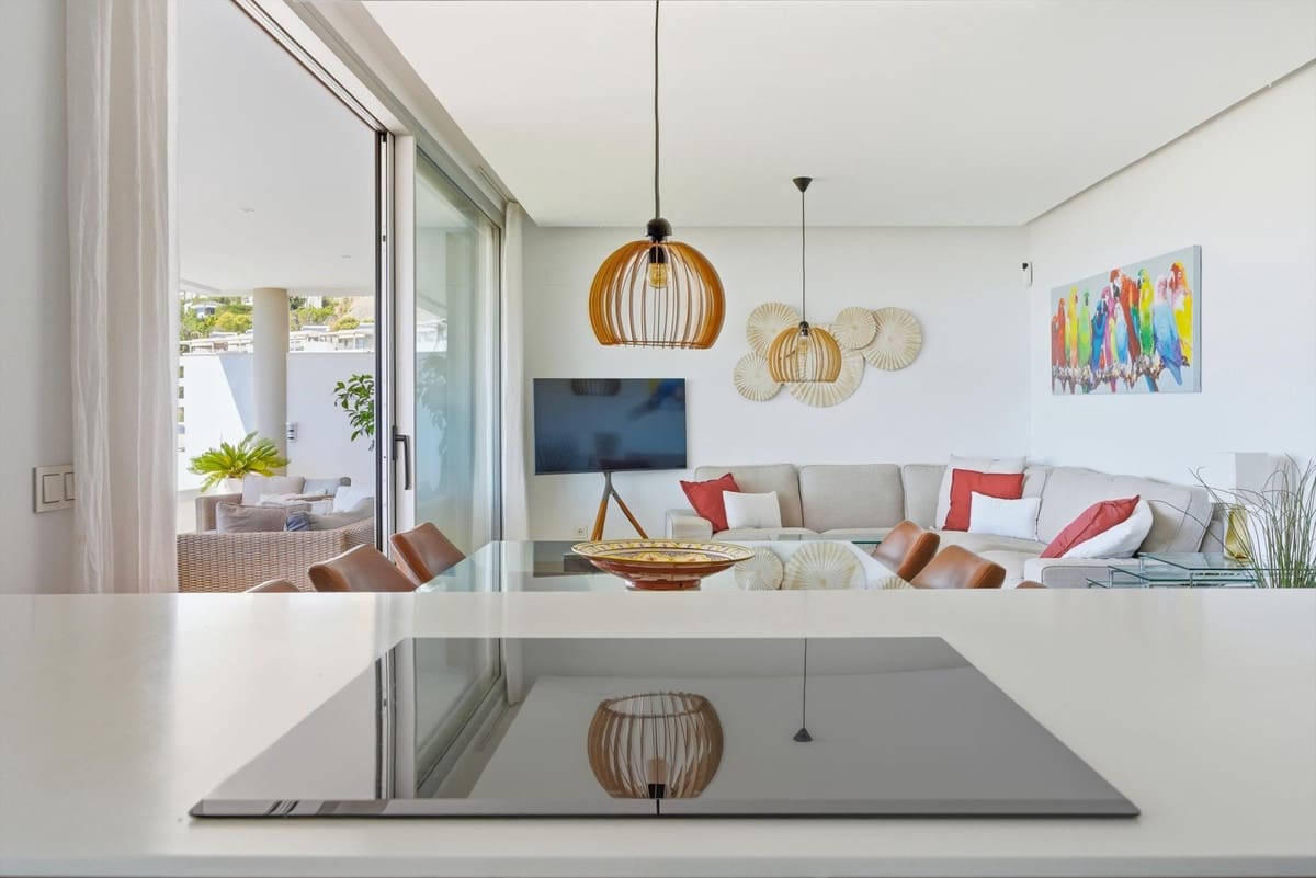 3 bedroom Apartment for sale in Benahavis with pool garage - € 895,000 (Ref: 9829910)