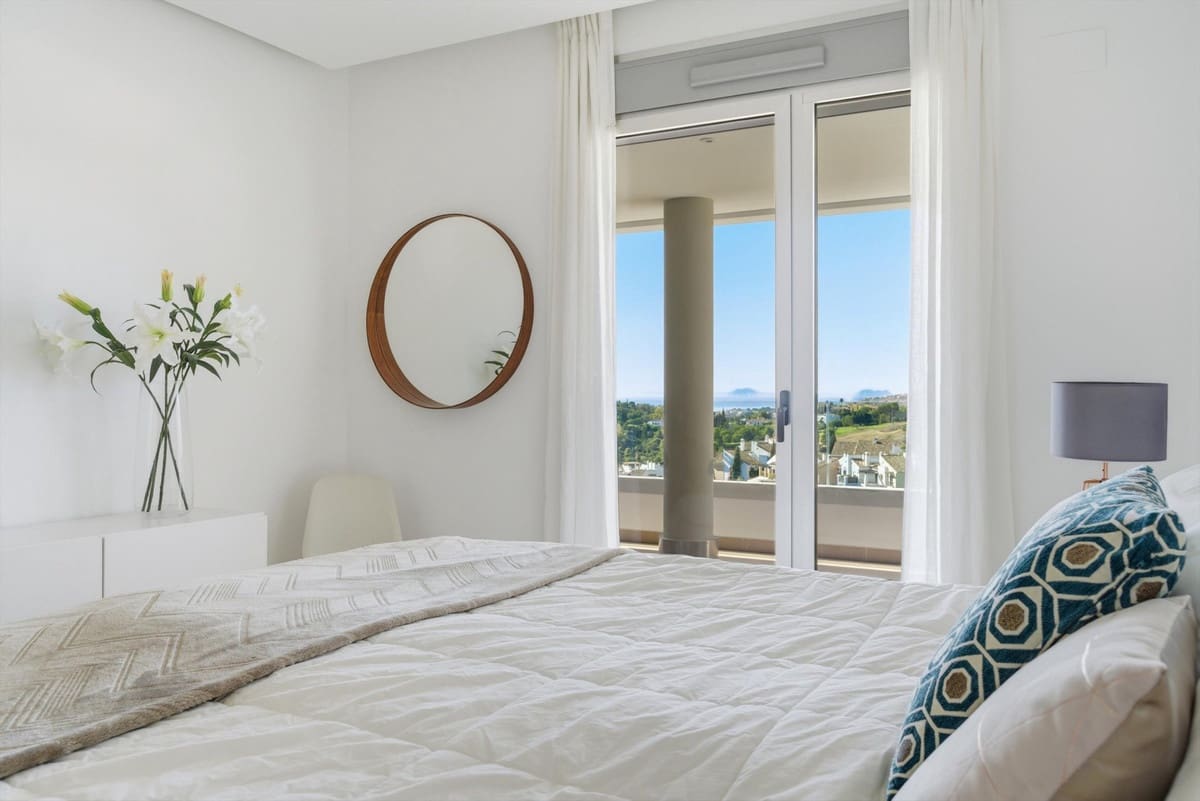3 bedroom Apartment for sale in Benahavis with pool garage - € 895,000 (Ref: 9829910)