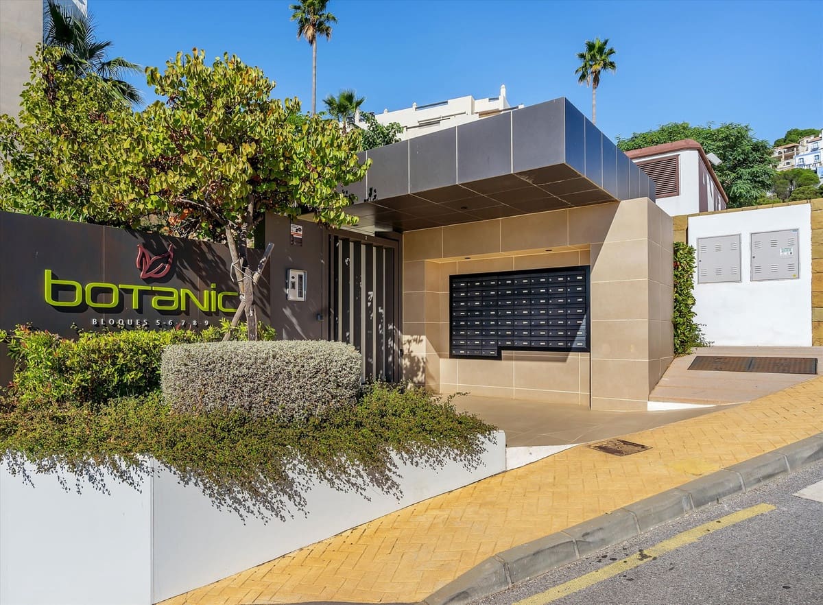 3 bedroom Apartment for sale in Benahavis with pool garage - € 895,000 (Ref: 9829910)